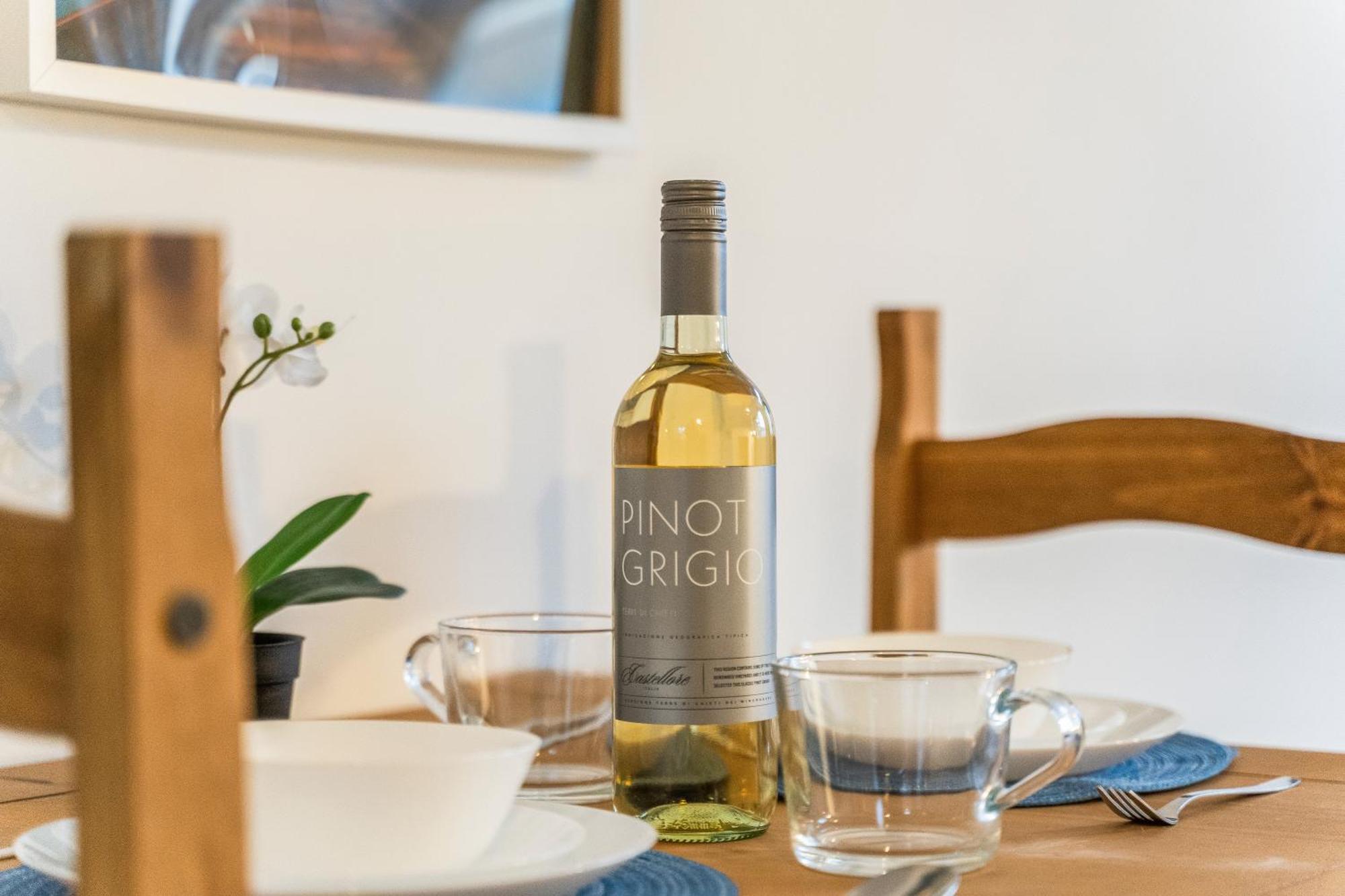 Stylish New Apartment - Free Wifi & Netflix - Top Rated - 3Mh Cradley Heath ภายนอก รูปภาพ