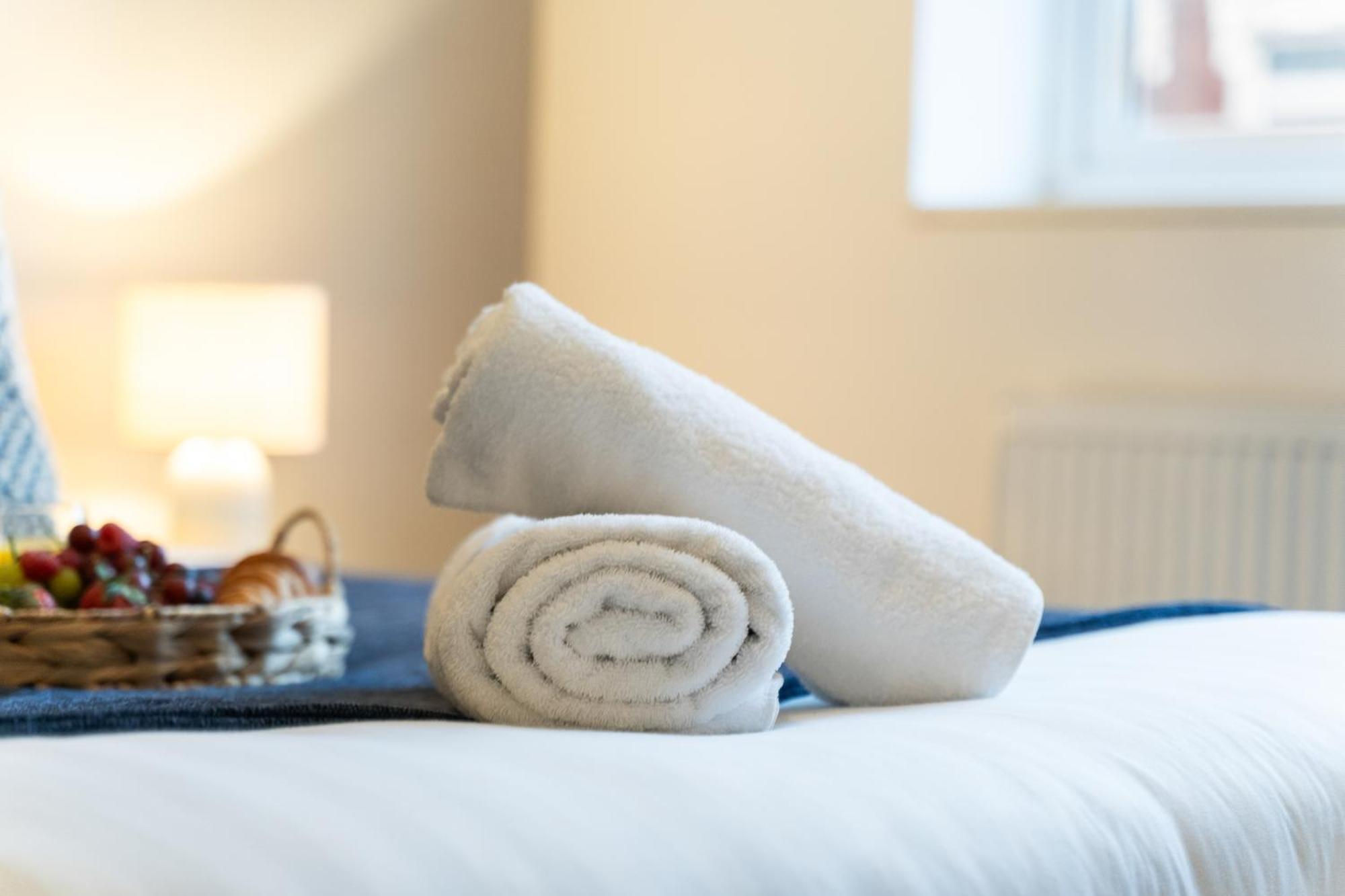 Stylish New Apartment - Free Wifi & Netflix - Top Rated - 3Mh Cradley Heath ภายนอก รูปภาพ
